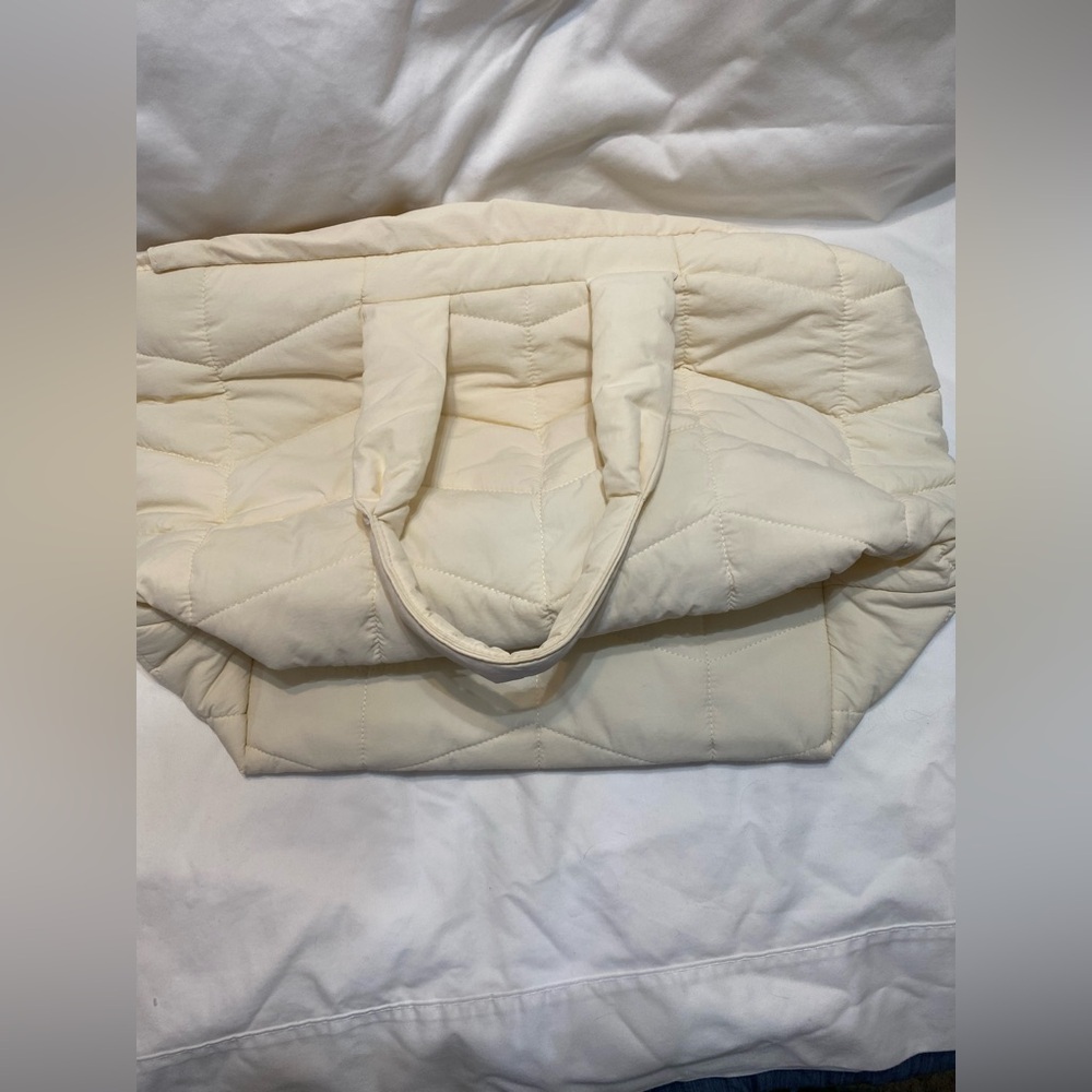 A New Day Chic Cream Quilted Weekend or Baby Bag - Picture 8 of 15